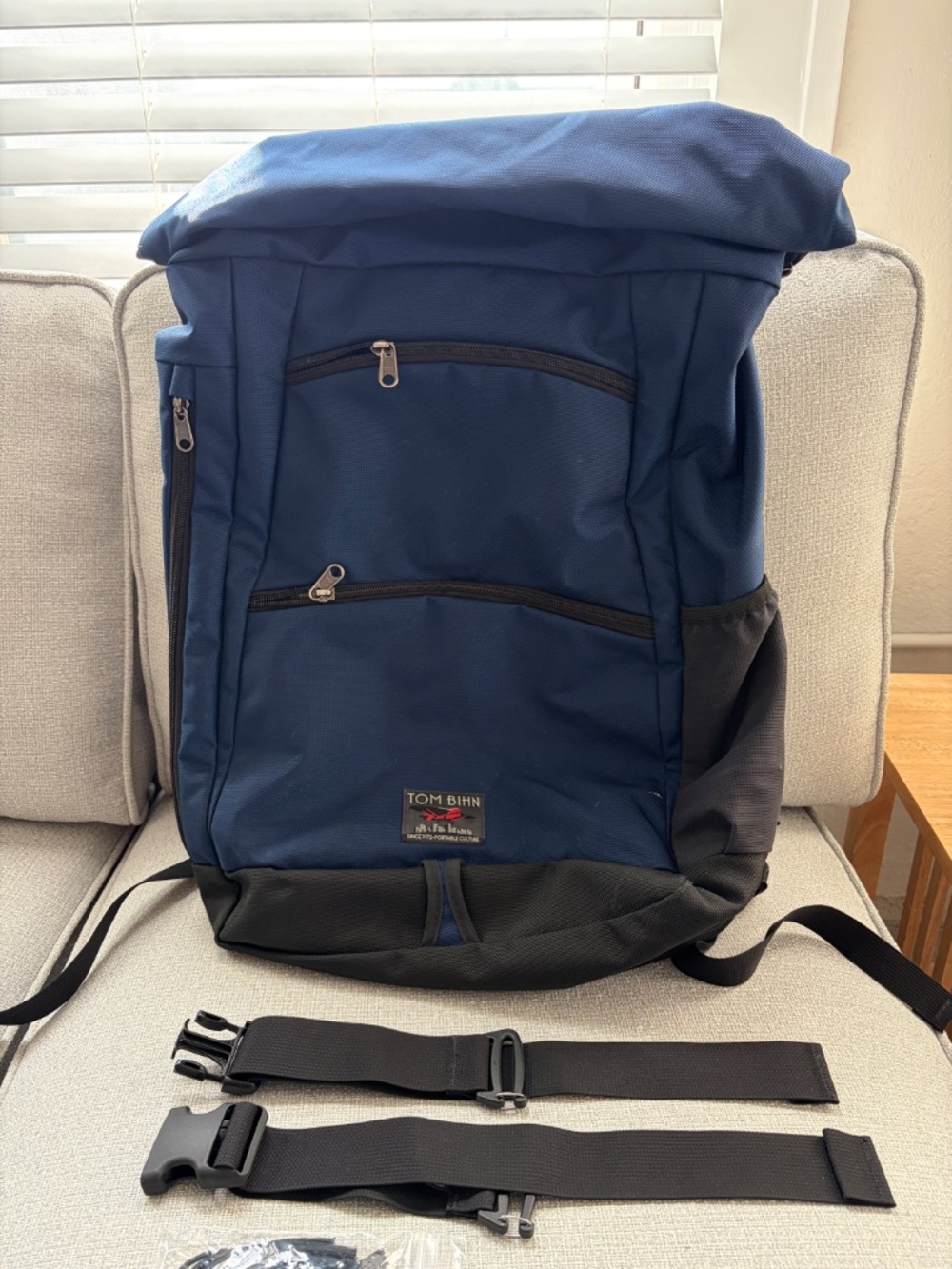 Tom Bihn Backpack - Addax 31 Deep Blue Ballistic/Taiga 200 Halcyon - Picture 2 of 7